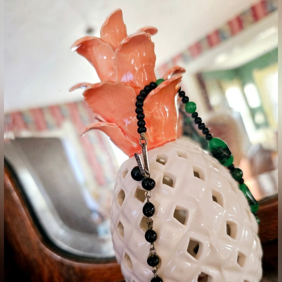 Vintage Green & Black Beaded Necklace - Picture 3 of 6